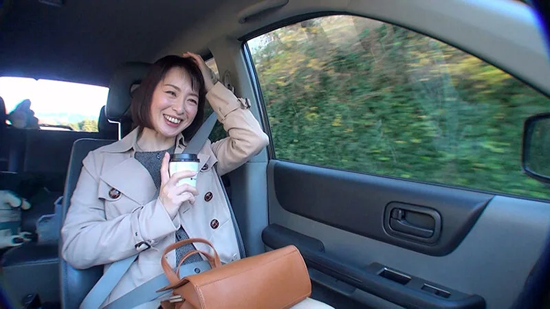 車の中で談笑するちあきさん